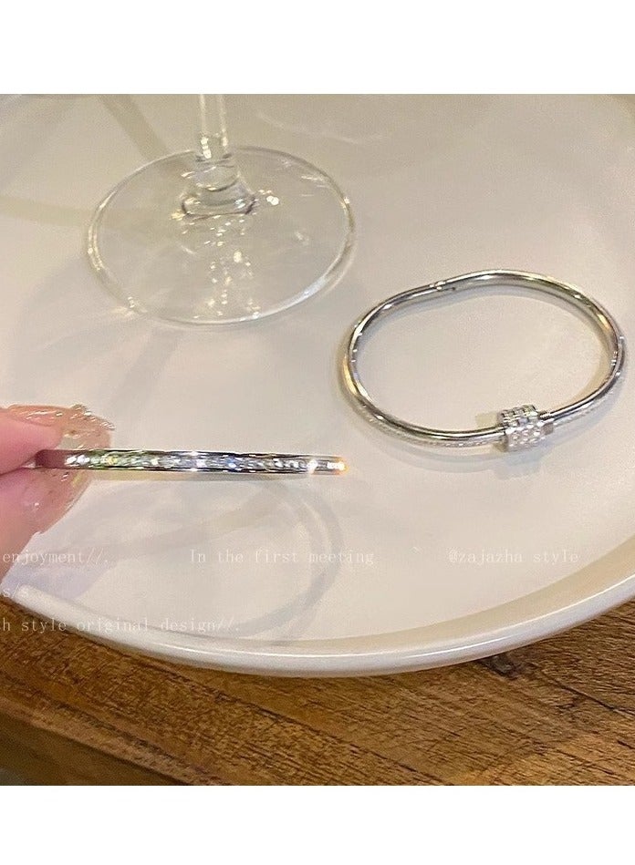 2 Pieces 18K Platinum Plated Bangle Bracelets Set With Diamond, Oval, Silver  - Image 5