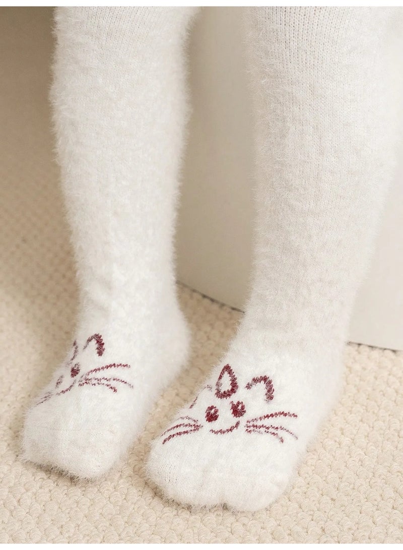 Winter leggings for children, set of 2 pairs featuring a cute cat design. Made from soft and comfortable faux fur that is gentle on the child’s skin, with a comfortable elastic waistband for easy wear. These slim-fit winter leggings provide a warm and cozy feel during cold weather and are suitable for children aged 2–4 years. - Image 4