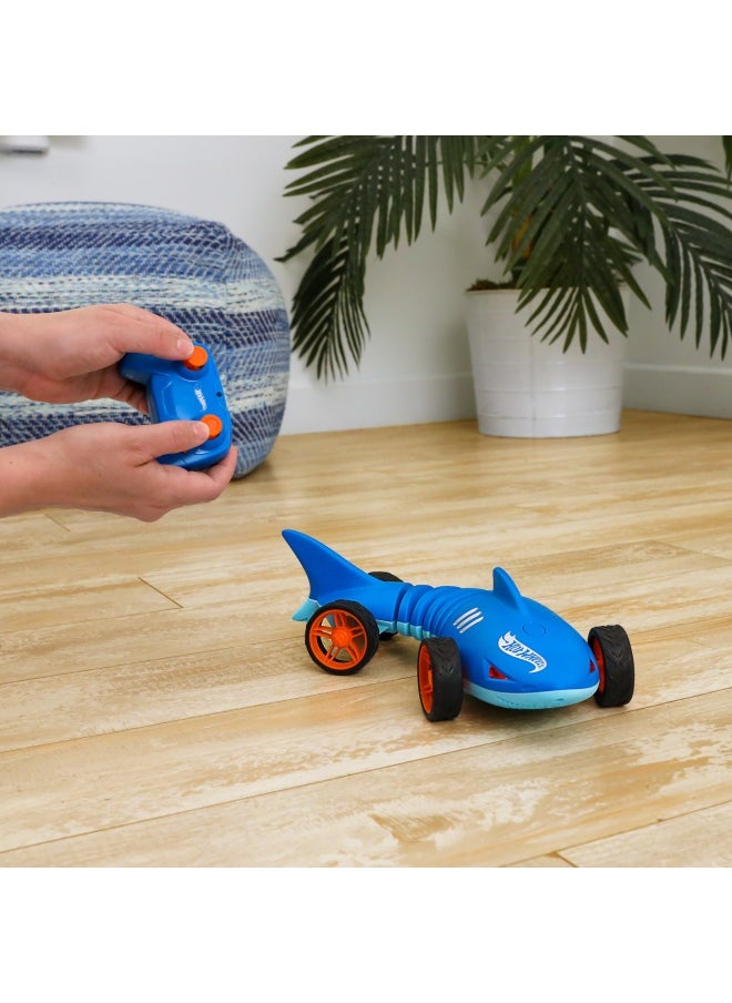 Hot Wheels - Hot Wheels Mutant Machine Shark Speeder Remote Control Car (1:15, 2.4 GHz) - Image 1