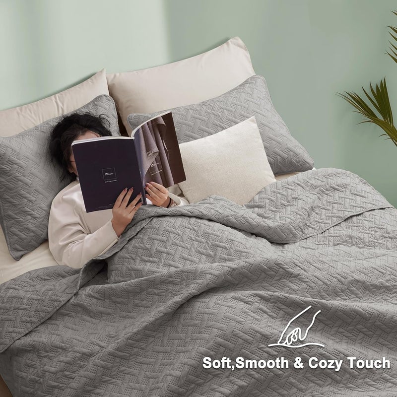 PHF Quilt Bedding Set Queen Size - Lightweight Summer Bedspread, 3PCS Soft Breathable Geometric Pattern Bedding Coverlet for All Season, Drop Nicely Quilt (230 cm x 245 cm) with 2 Pillow Sham (50 cm x 66 cm), Grey - Image 3