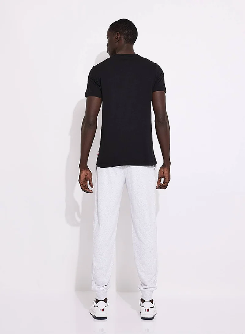 TOMMY HILFIGER Men's Logo Slim Fit Featuring a Crew Neck T-Shirt -  Pure cotton, Black