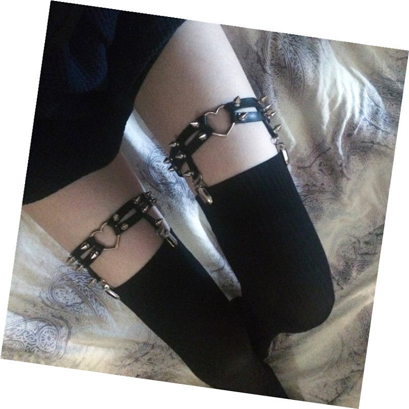 Punky Heart Leather Garter Belts Black  - Image 4