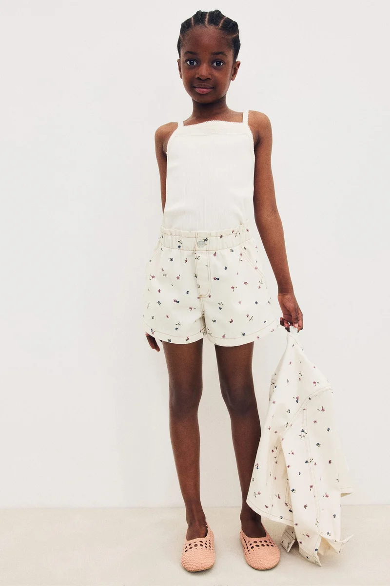 اتش اند ام شورت من قطن التويل مزين بطبعة