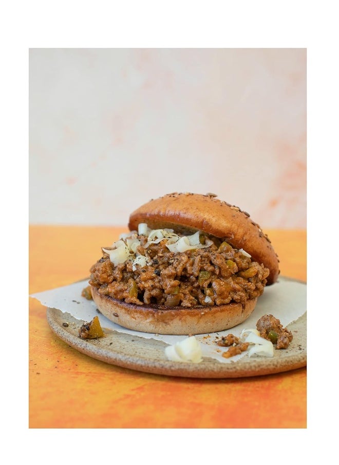 The Daly Dish – Bold Food Made Good: Eat the food you love and still stay on track – 100 calorie counted recipes  - Image 2
