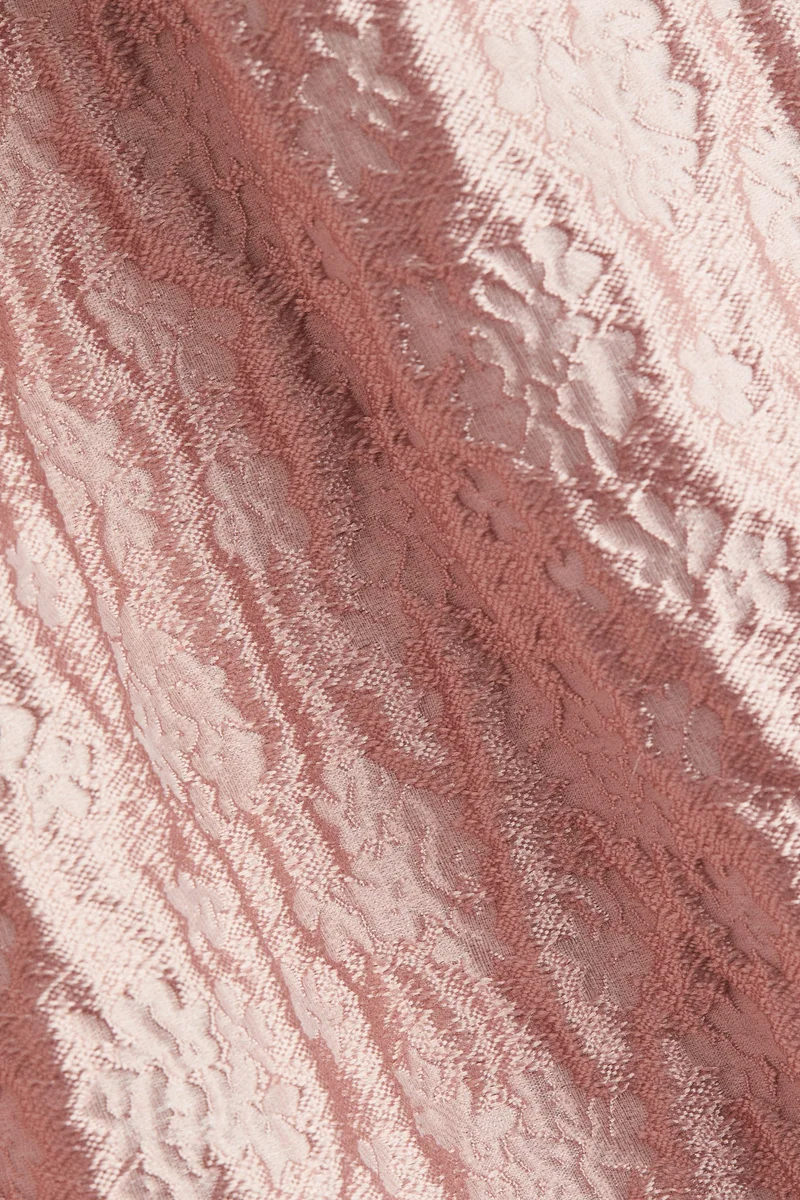 اتش اند ام فستان بحمالات من نسيج جاكار