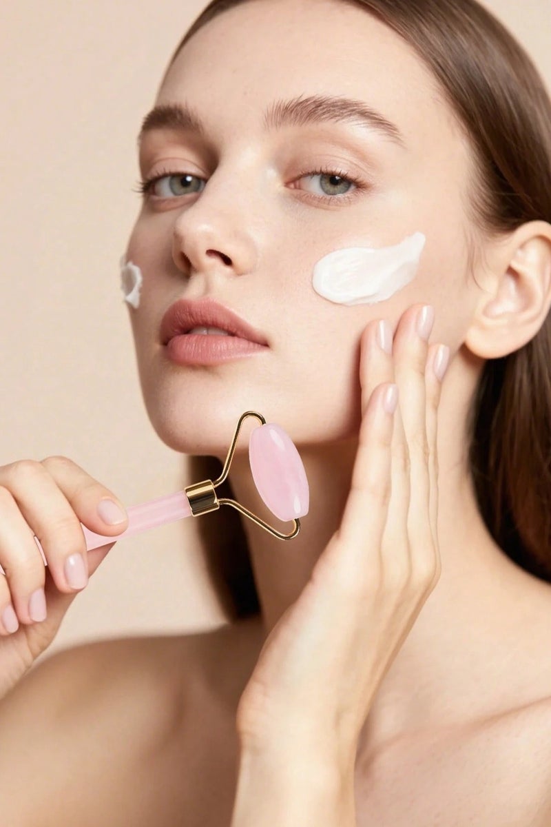 Generic Facial Ice Cylinder Set – A 5-piece set that includes facial massage and contouring tools, an ice cylinder, a scalp massage comb to stimulate hair growth, and a convenient storage bag. A complete set in a feminine pink color that adds a special touch to your skincare routine - Image 5