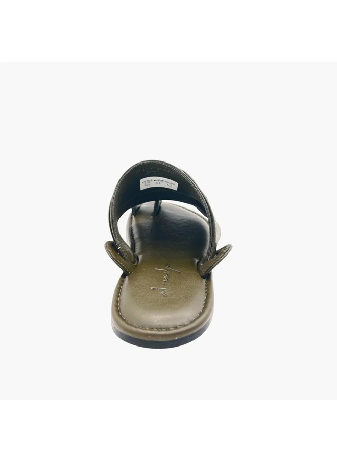 الواحة Men's Textured Slip-On Arabic Sandals with Toe Loop Detail