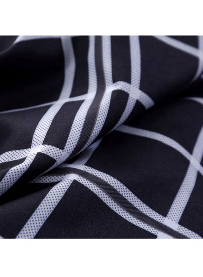 3-Piece Bedding Set Polyester Black/White Quilt Cover 150x200 Cm, Bed Sheet 160x220 Cm, Pillow Cover 48x75cm  - Image 4