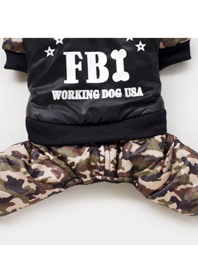 أوتاد معطف جمبسوت قطني بأربع فتحات أرجل للحيوانات الأليفة مطبوع عليه كلمة FBI منقوش بنقشة مموهة/أسود 28x6x20سم - Image 3