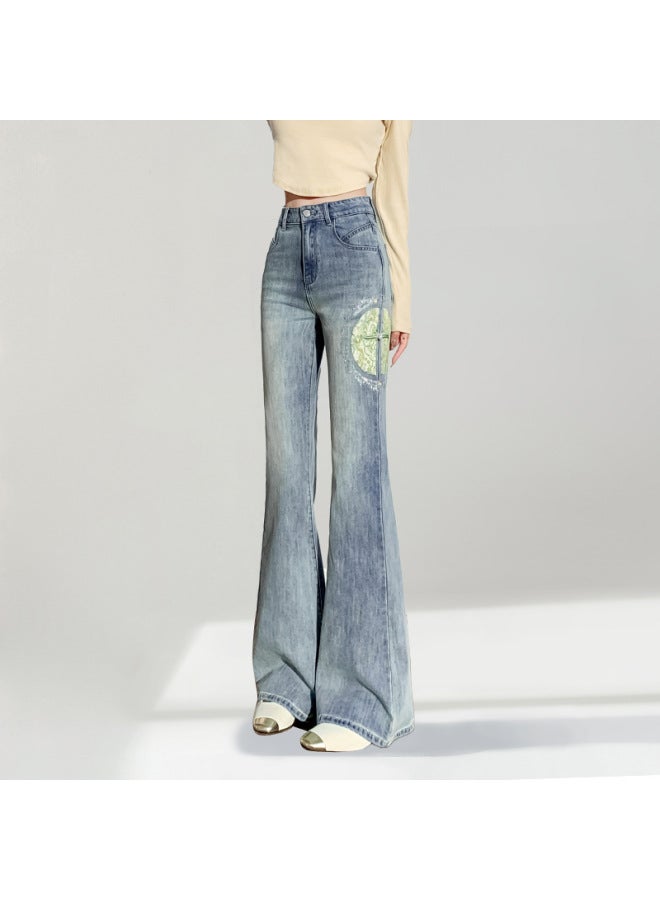 هابي سراويل الجينز النسائية باللون الأزرق الفاتح ذات القصّة الواسعة من الأسفل - جديدة للصيف - عالية الخصر - مخصّصة - طراز وطني - مطرزة - مستقيمة - طويلة - Image 1