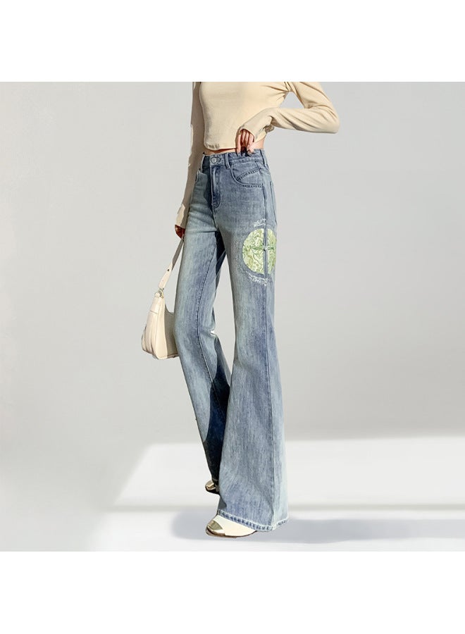 هابي سراويل الجينز النسائية باللون الأزرق الفاتح ذات القصّة الواسعة من الأسفل - جديدة للصيف - عالية الخصر - مخصّصة - طراز وطني - مطرزة - مستقيمة - طويلة - Image 3