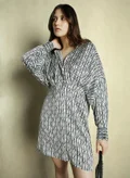 دينيس لينغو white and black
