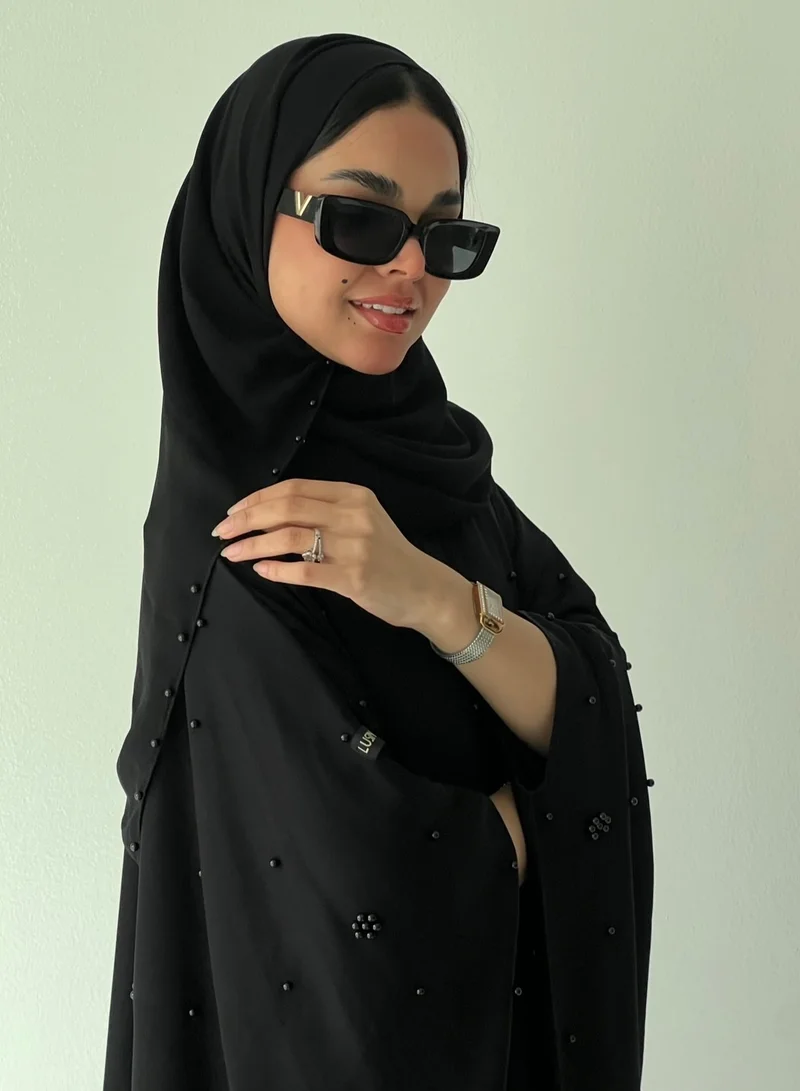 عبايات لوسين طرحة سوداء بطرف مزين باللؤلؤ الأسود