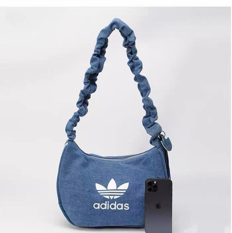 Adidas Printed Logo Sports Bag Size：23*11*15. - Image 1