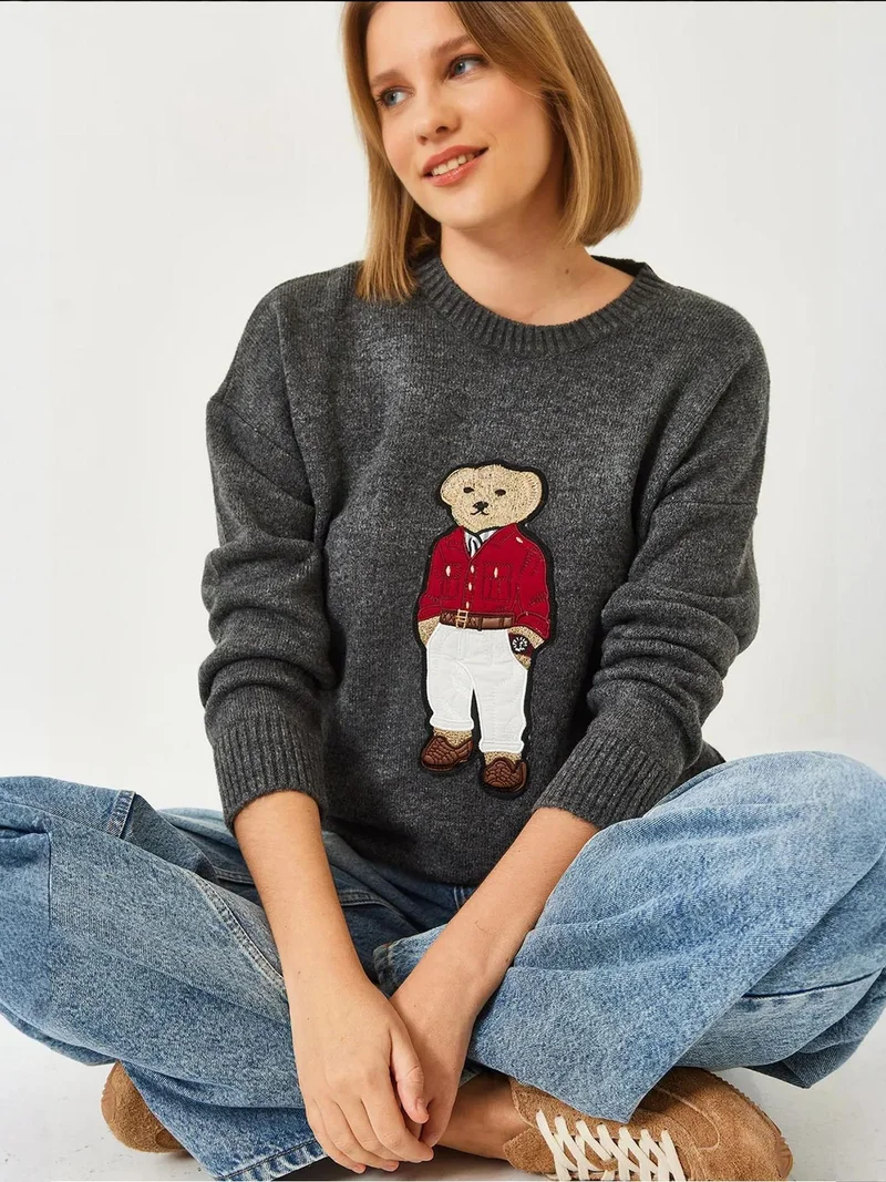 LUCCI Embroidered Crew Neck Long Sleeve Sweater