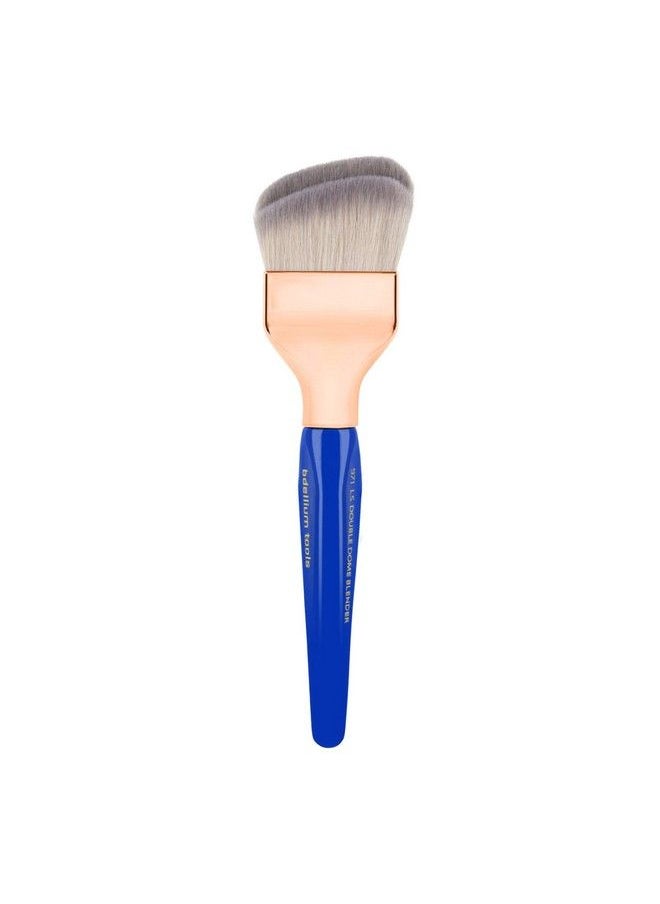 Bdellium Tools فرشاة مكياج احترافية كبيرة ذات قبة مزدوجة مائلة من سلسلة المثلث الذهبي 971  - Image 1