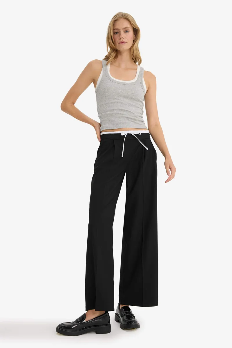 ديفاكتو Wide Leg Regular Waist Pocket Detail Trousers