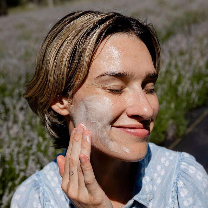 evanhealy Blue Lavender Cleansing Milk | Soothe & Calm Reactive Skin | Moisturizing Gentle Deep Clean For Sensitive Skin - Image 5