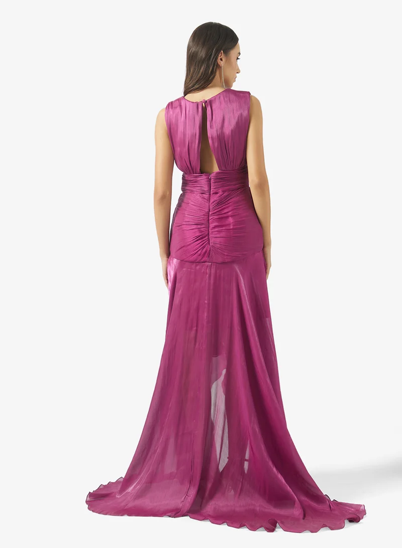 نمشي x فستان قرمزي لامع