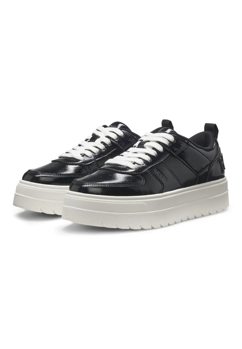 Platform trainers in patent faux leather