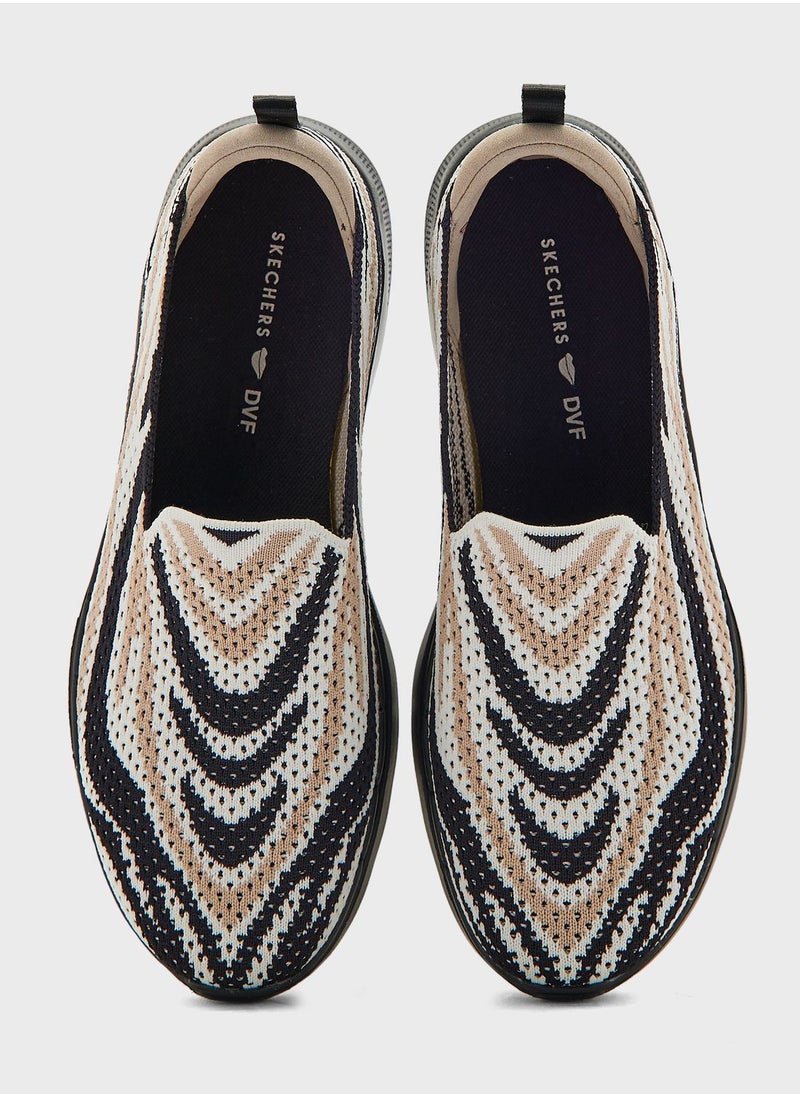 SKECHERS - Go Walk 6 - Image 1