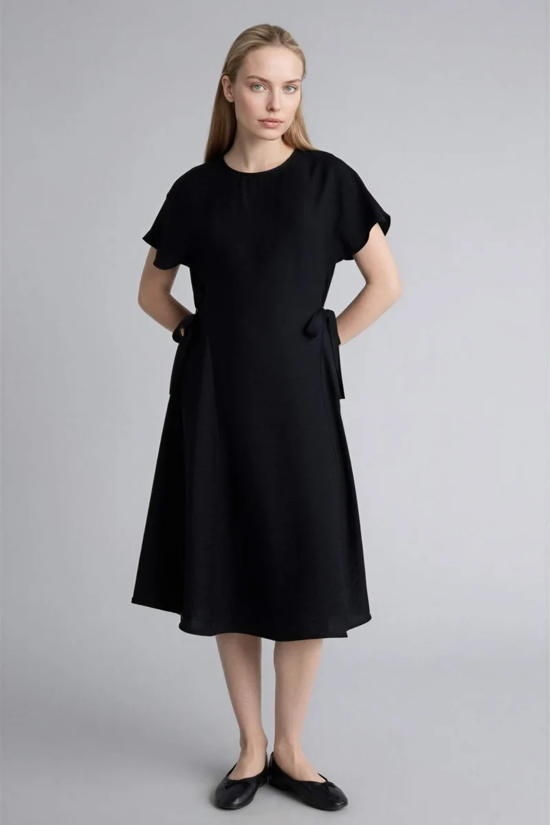 ديفاكتو Batwing Sleeve Midi Dress