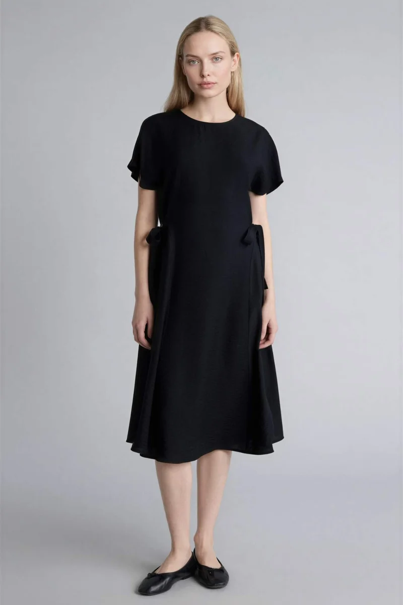 ديفاكتو Batwing Sleeve Midi Dress