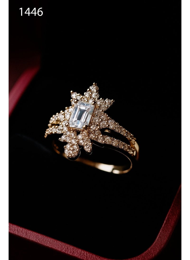 ثري دايموندز خاتم فاخر مطلي دهب بنقشة نجمية وفص كبير للبنات – فري سايز وشكل فخم يلمع - Image 2