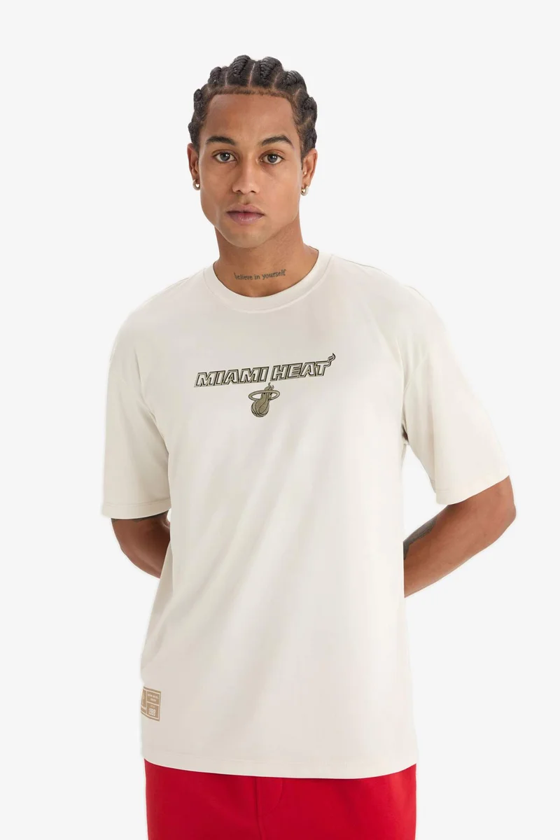 ديفاكتو DeFactoFit NBA Miami Heat Boxy Fit Crew Neck T-Shirt