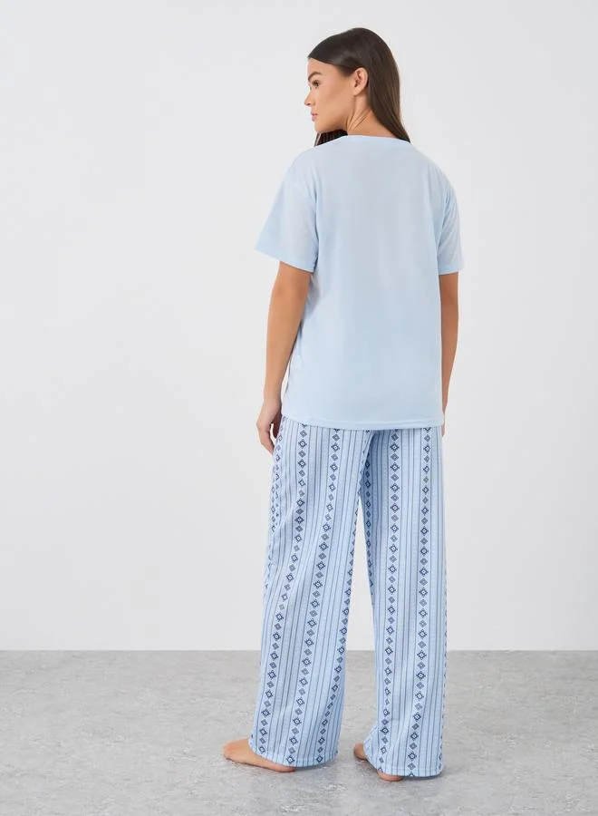 Styli Styli Women Aztec Print Pocket Detail T-Shirt and Pyjama Set
