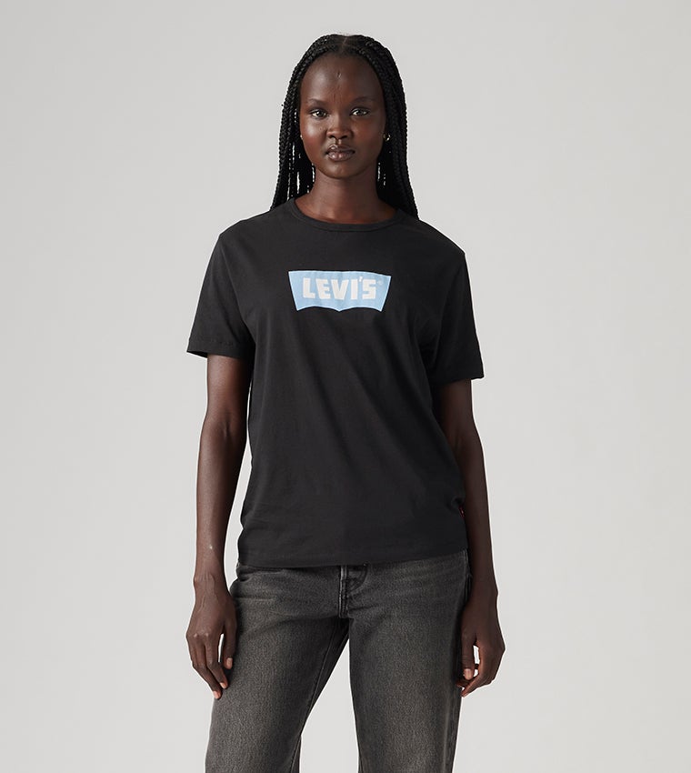 ليفايز تيشيرت قصير بأكمام مطبوع عليه شعار