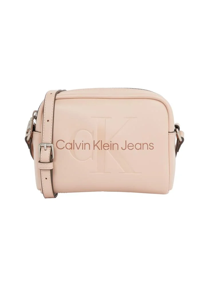 كالفن كلاين جينز Logo Sculpted Crossbody