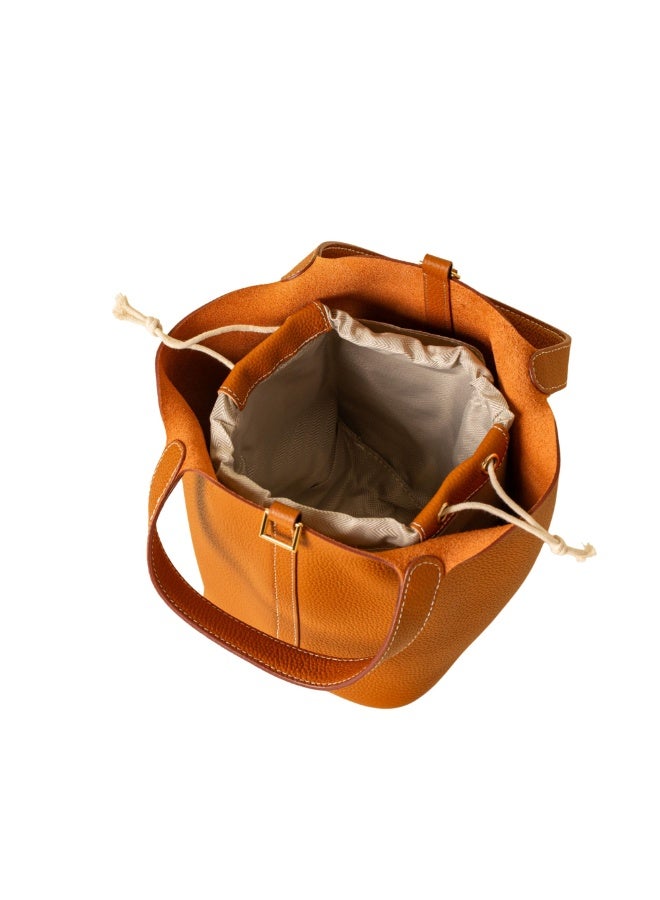 Elegant Modern Camel Leather Handbag with Inner Organizer - Image 2