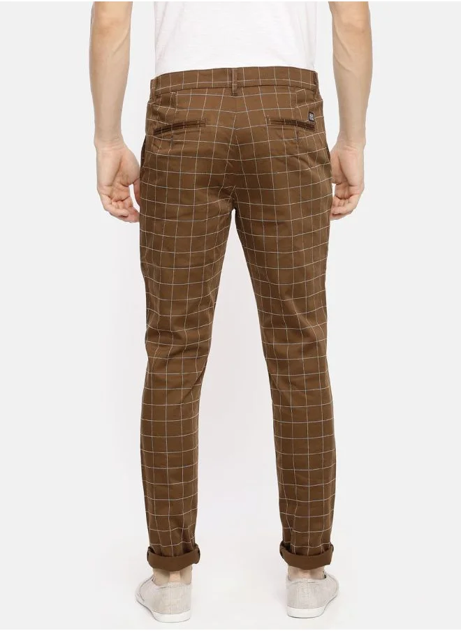 شركة المرآب الهندية Men Slim Fit Checked Mid-Rise Chinos