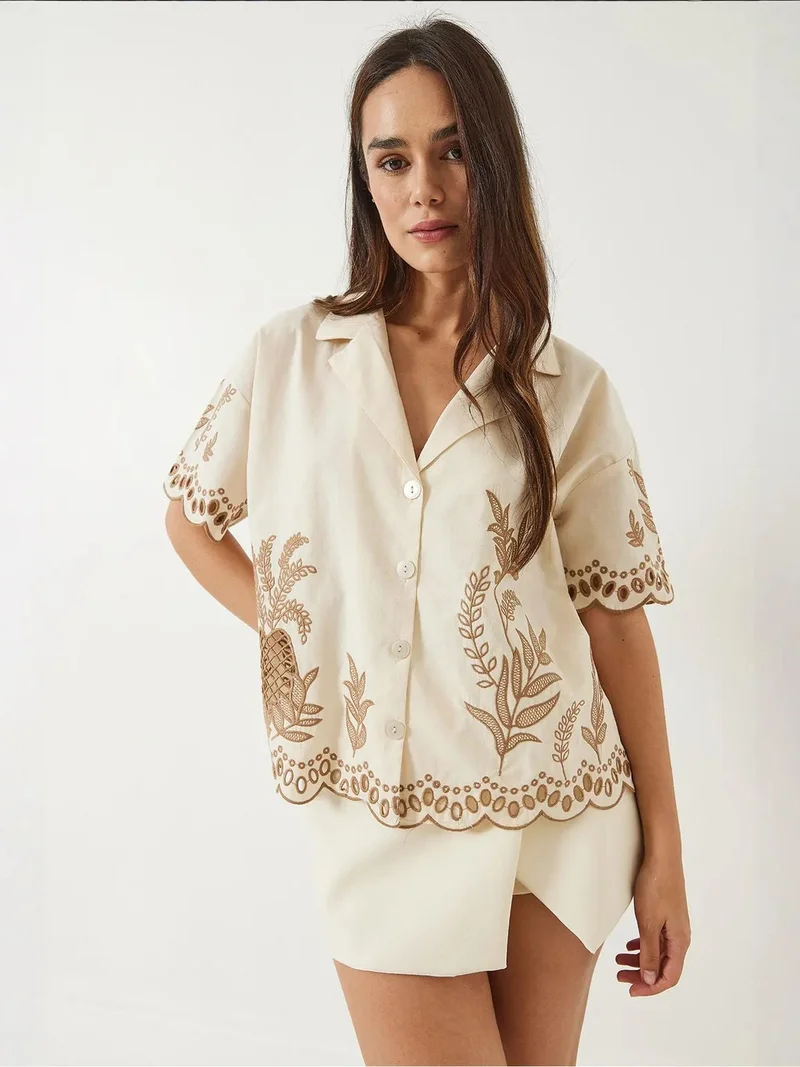 Bianco Lucci LUCCI Embroidered Cotton Shirt with Button Closure