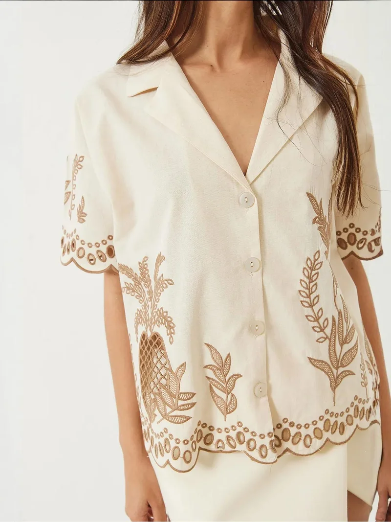 Bianco Lucci LUCCI Embroidered Cotton Shirt with Button Closure