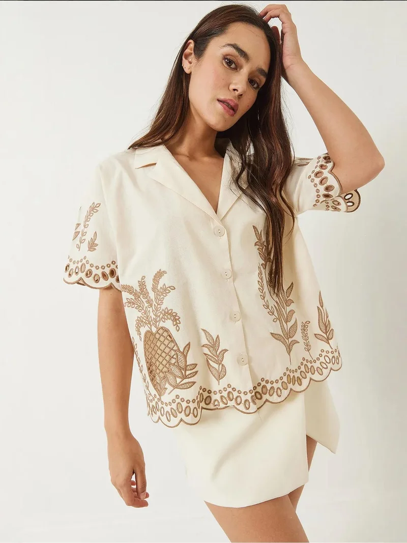 Bianco Lucci LUCCI Embroidered Cotton Shirt with Button Closure
