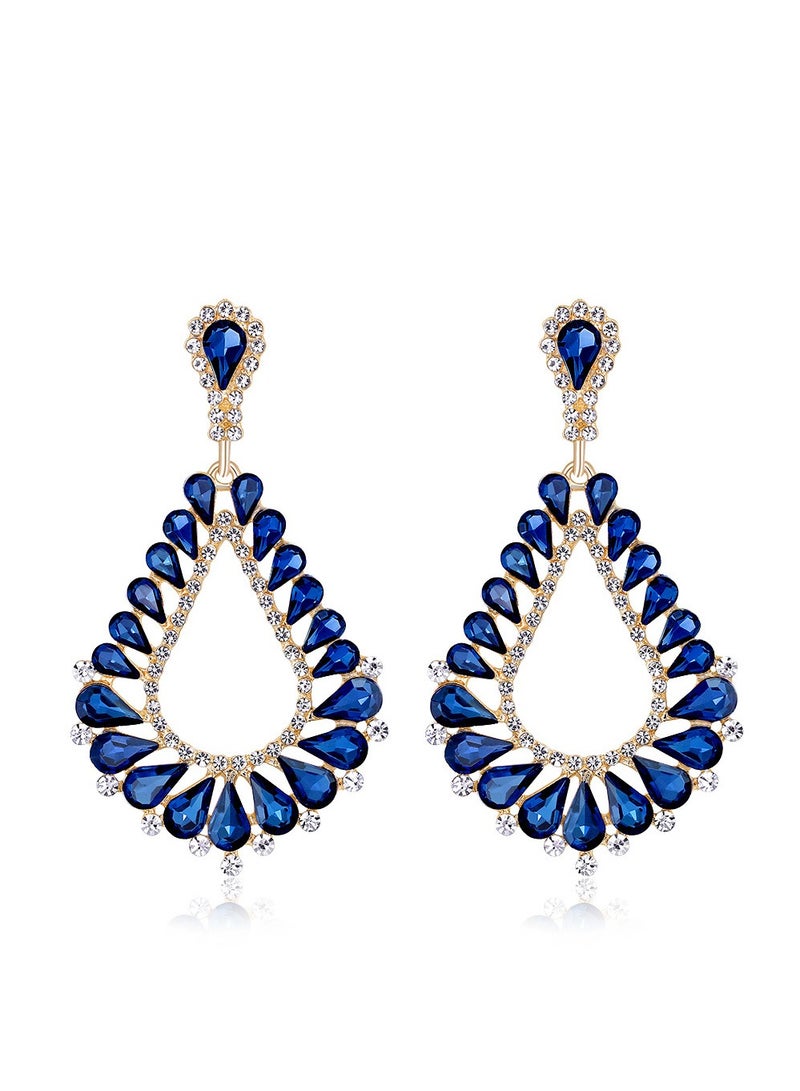 مجوهرات الزفاف النسائية، وأقراط قطرة الماء الشخصية مرصعة بالألماس.