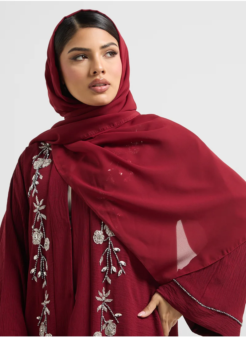 هيا كلوزيت Embroidered V-Neck Flared Sleeve Abaya