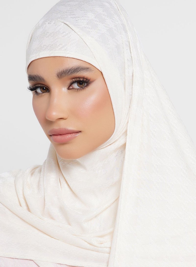 Khizana Houndstooth Long Hijab Scarf - Image 1