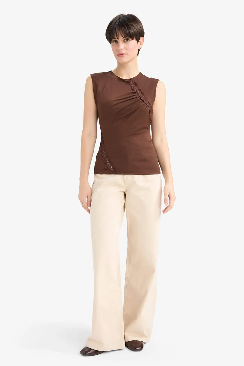 ديفاكتو Slim Fit Crew Neck Tank Top