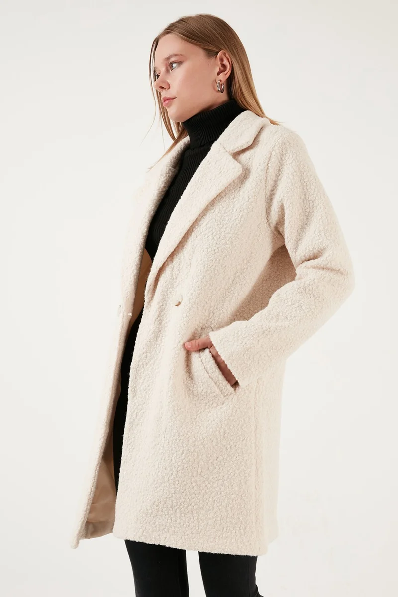 ليلا Oversize Double Breasted Collar Faux Fur Plush Coat Women's Coat 6403352