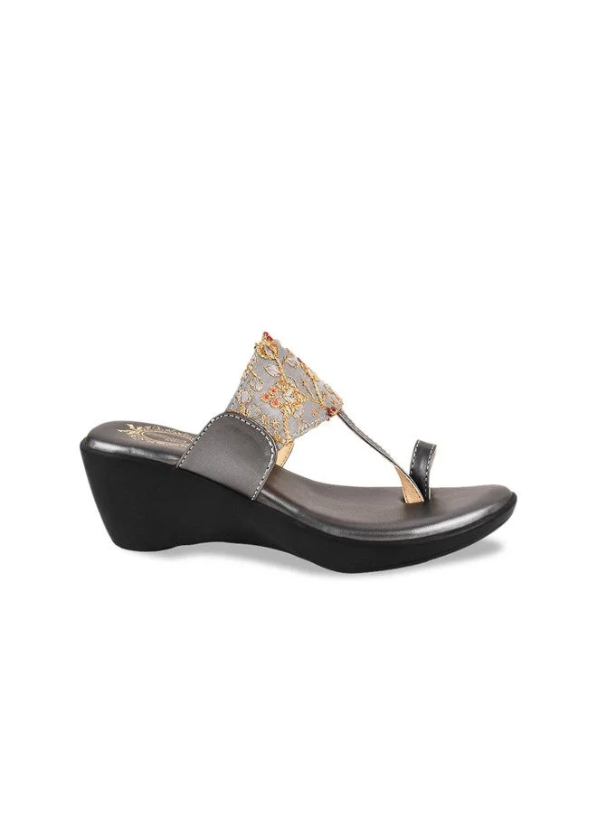 Shoetopia Shoetopia Girls Embellished Wedge Heels