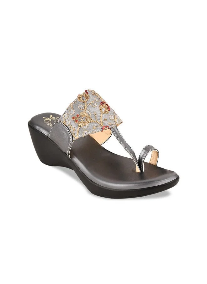 Shoetopia Shoetopia Girls Embellished Wedge Heels