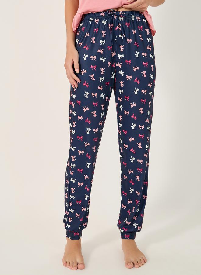 ستايلي طقم بيجامة بحمالات مزينة بكشكش وطبعات فيونكة - Image 5