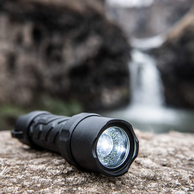 COAST POLYSTEEL 400 440 Lumen PURE BEAM Focusing LED Flashlight with TWIST FOCUS and Stainless Steel Core Black - Image 2