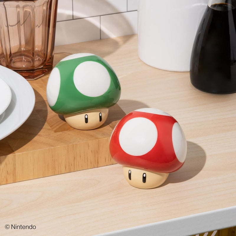 Paladone Super Mario Brothers Mushroom Salt and Pepper Shakers - Image 3