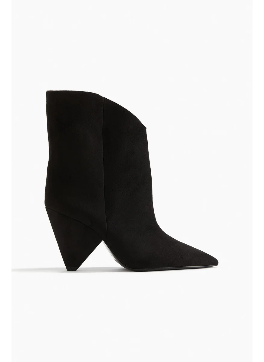 اتش اند ام Pointed Ankle Boots