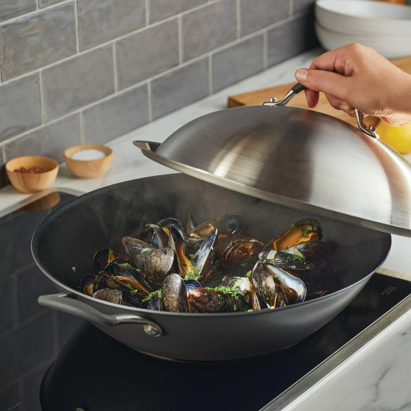 Circulon A1 Series with ScratchDefense Technology Nonstick Induction Wok with Lid, 14 Inch, Graphite - Image 2
