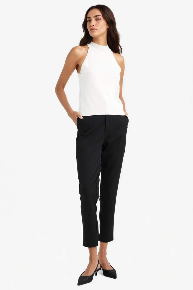 ديفاكتو Regular Waist Straight Leg Ankle Length Trousers